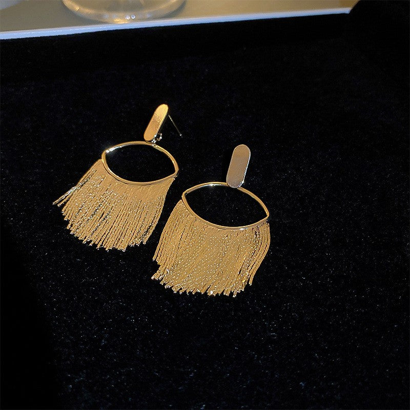 Vintage Round Flower Tassel Earrings, European American Retro Metallic Stud Earrings, Light Luxury Elegant Jewelry