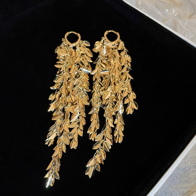 Vintage Round Flower Tassel Earrings, European American Retro Metallic Stud Earrings, Light Luxury Elegant Jewelry