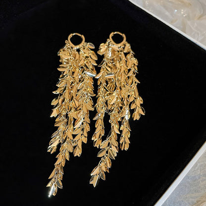 Vintage Round Flower Tassel Earrings, European American Retro Metallic Stud Earrings, Light Luxury Elegant Jewelry